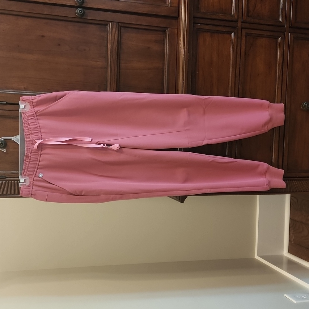 Men's Figs Scrub Pant XS BC awareness edition